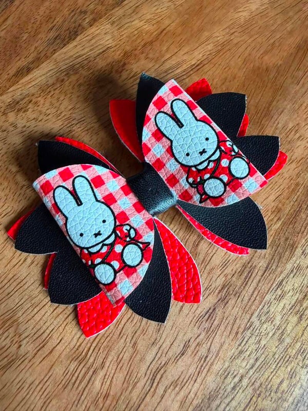 Haarstrik miffy rood zwart