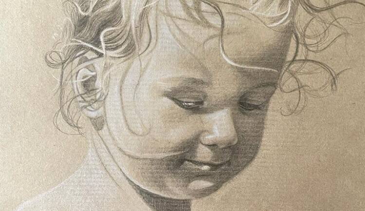 deel van portrettekening van een jong meisje op het strand