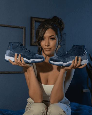 Midnight sales jordan 11