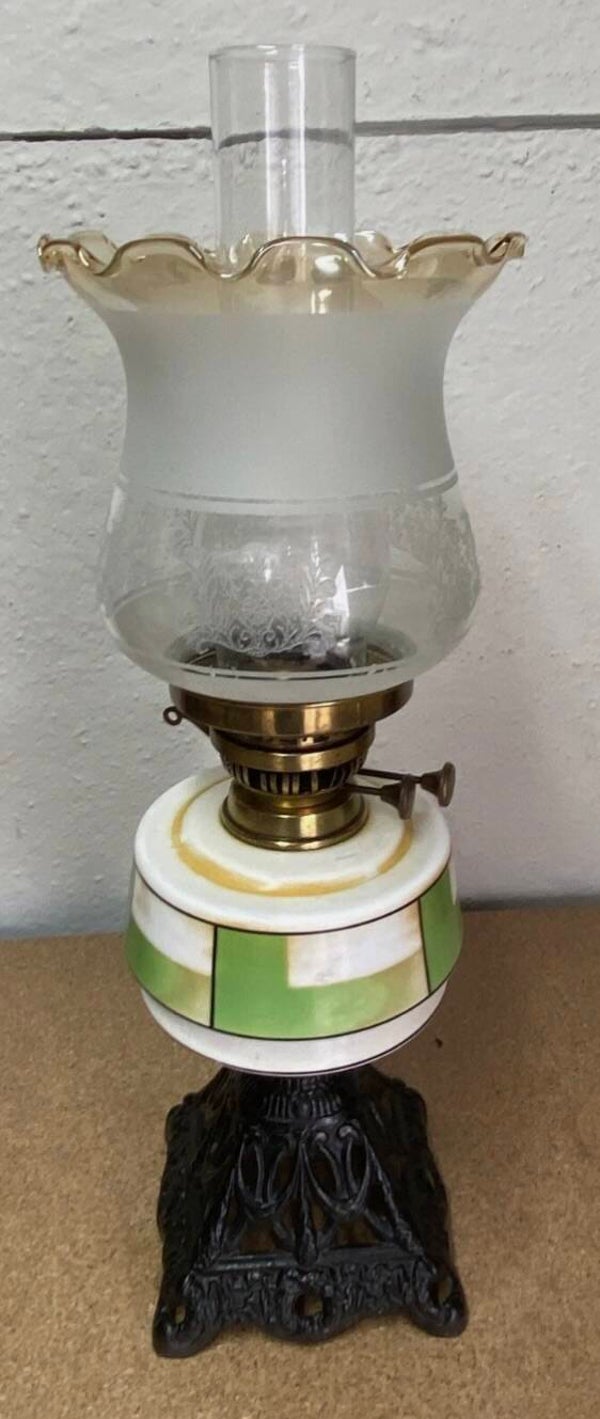 VINTAGE DUPLEX OIL LAMP WITH CERAMIC RESERVOIR