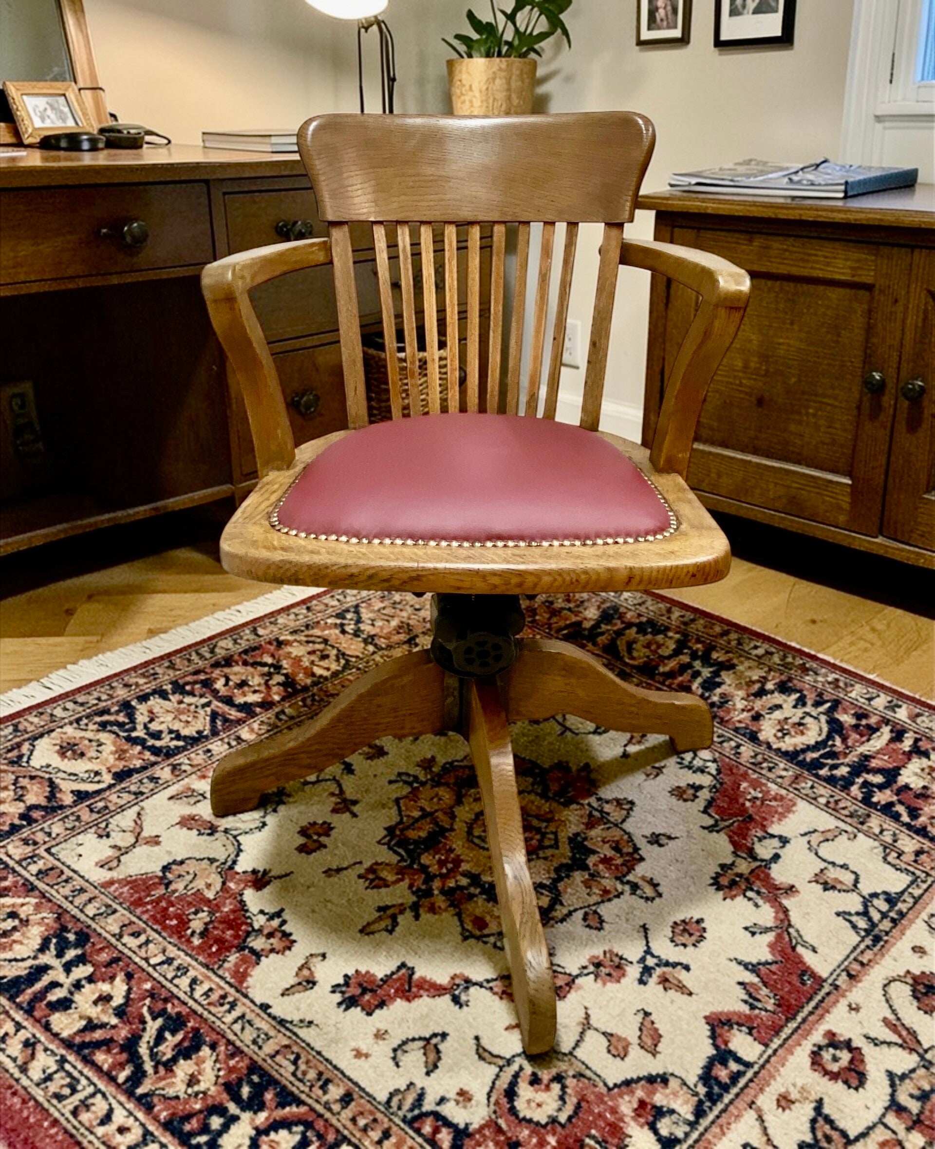 Antique Oak late Victorian/early Edwardian revolving office chair
