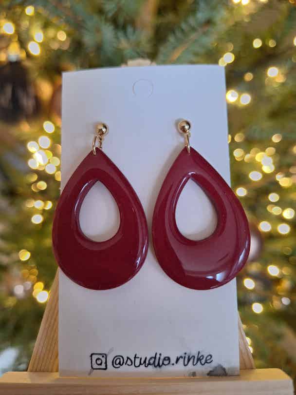 Bordeaux Drop Elegance