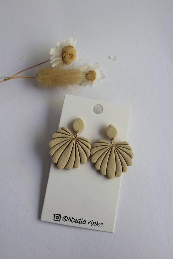 Sand Blooming Plume