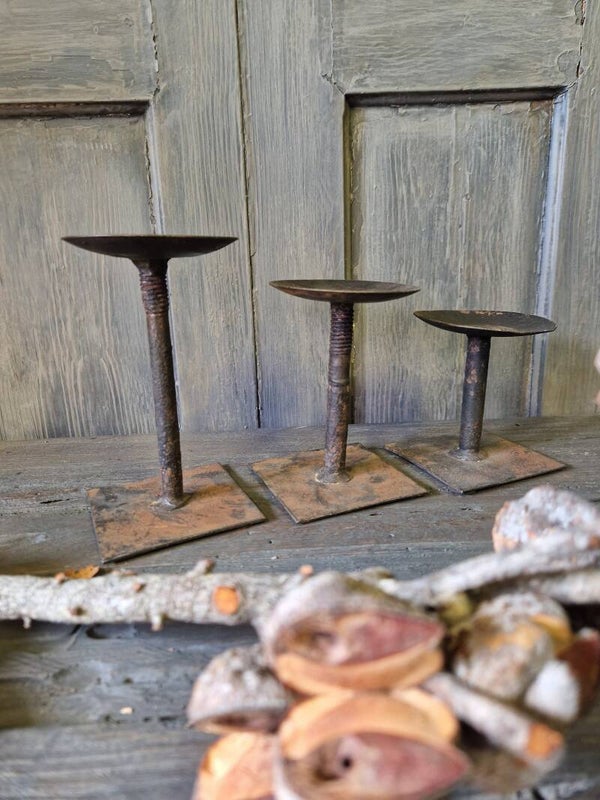 IJzeren kaarsenstandaard