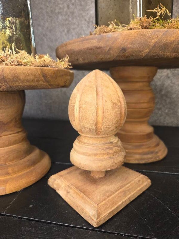 Houten sierknop op voet