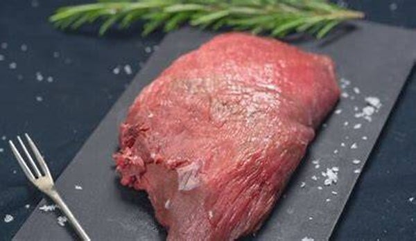 everzwijn tournedos en wildsaus met gebrande peper.