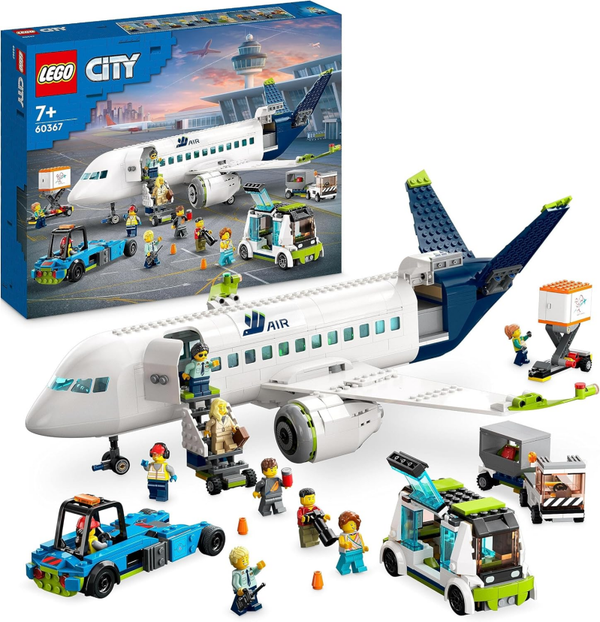 LEGO City 60367 vliegtuig, speelgoed met luchthavenbus, sleepboot, bagagewagen en 9 minifiguren
