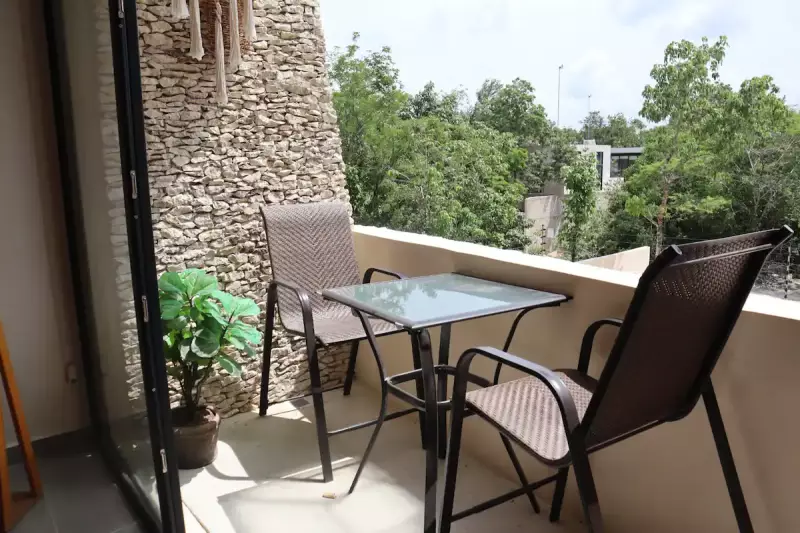 Balcon vue sur piscine