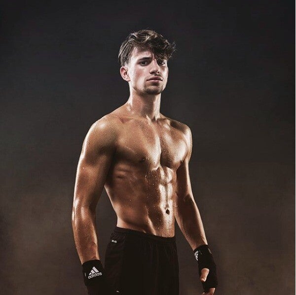 Yosh qizga kiritilgan Klitoral kengaytirish usullari va usullari