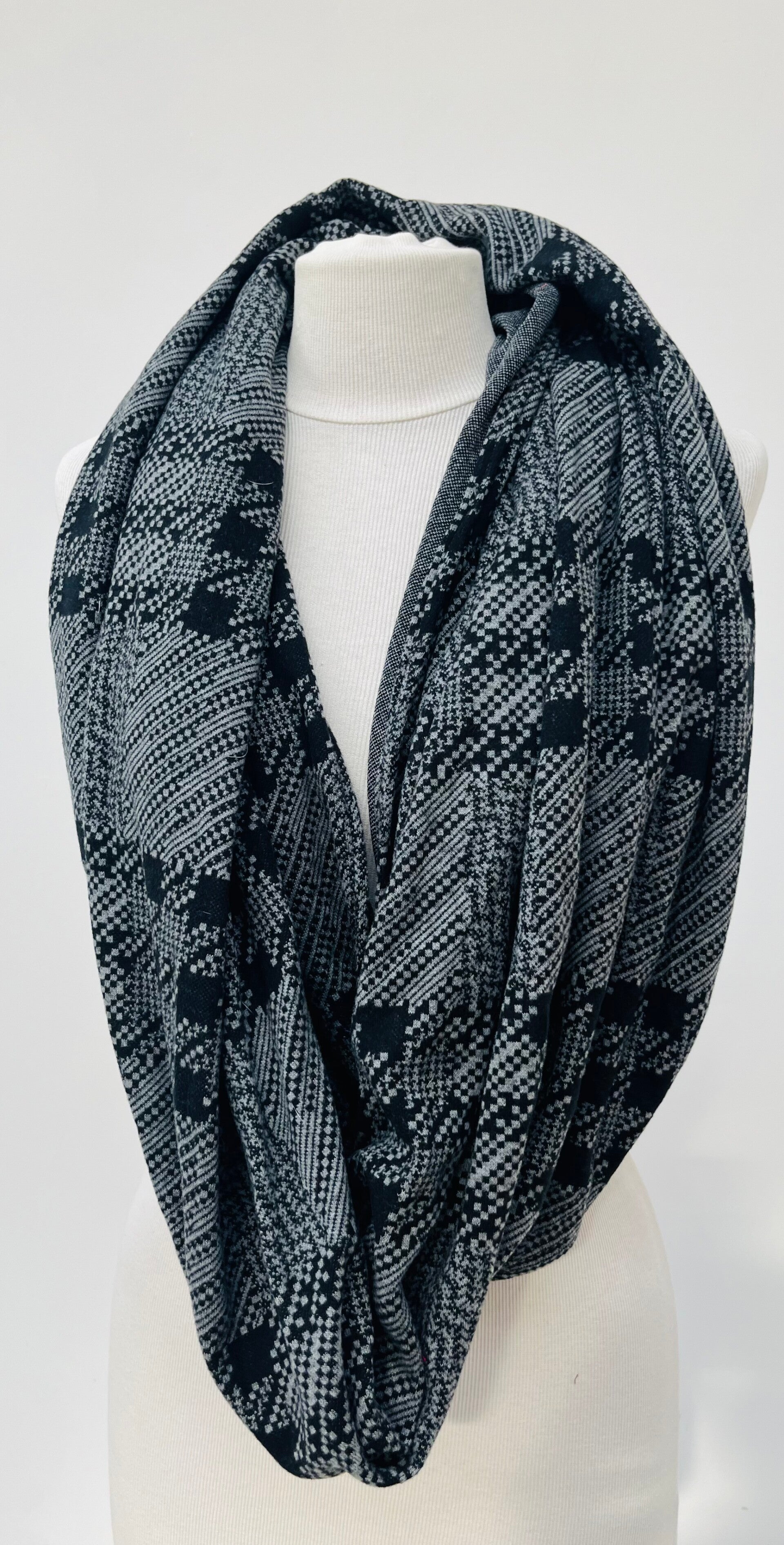 Echarpe Snood Graphique - Pièce Unique