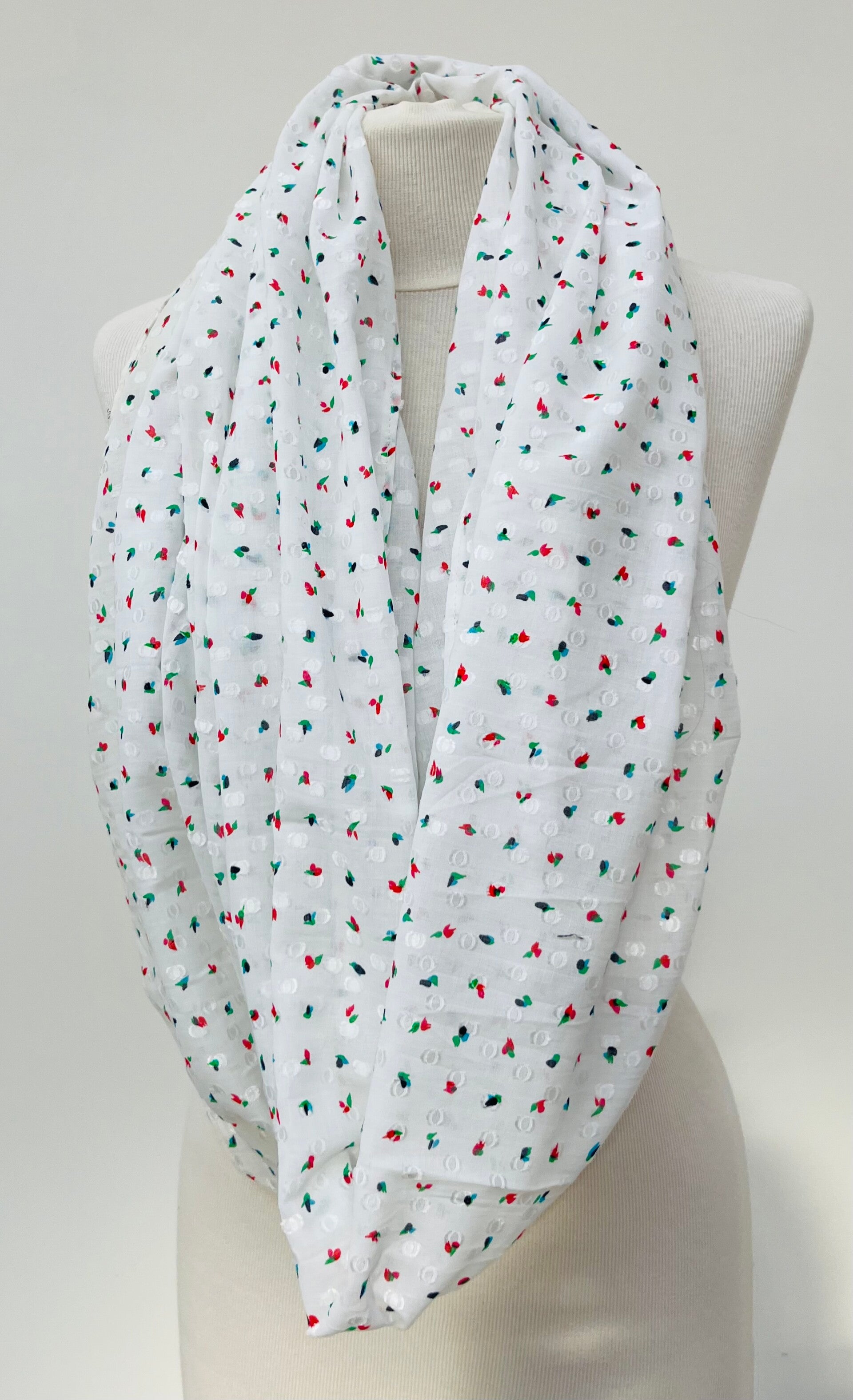 Snood en Coton Plumetis – Pièce Unique – Manufacture Française