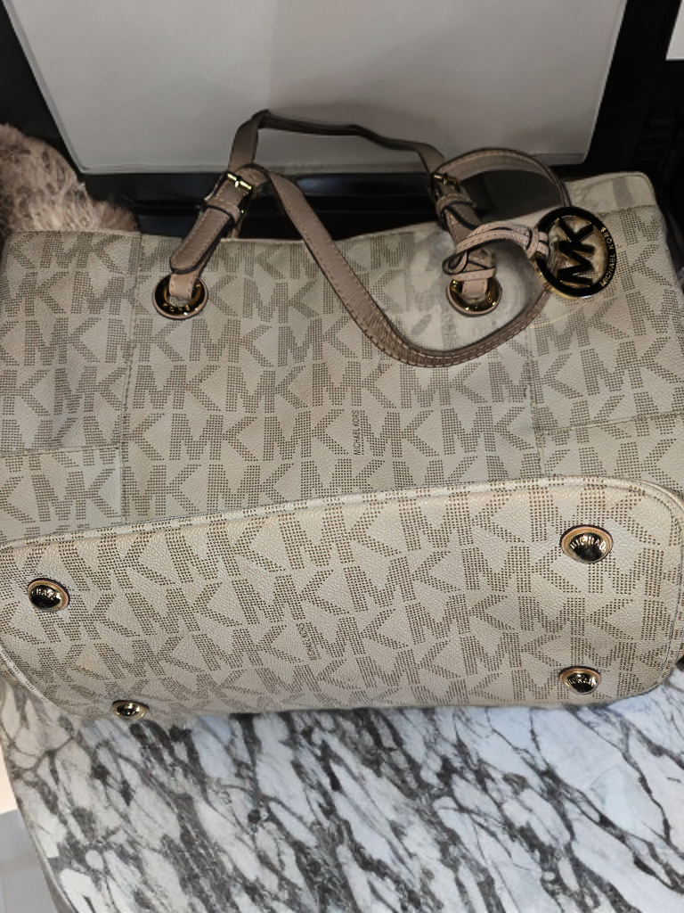 Michael Kors MK Signature Tote