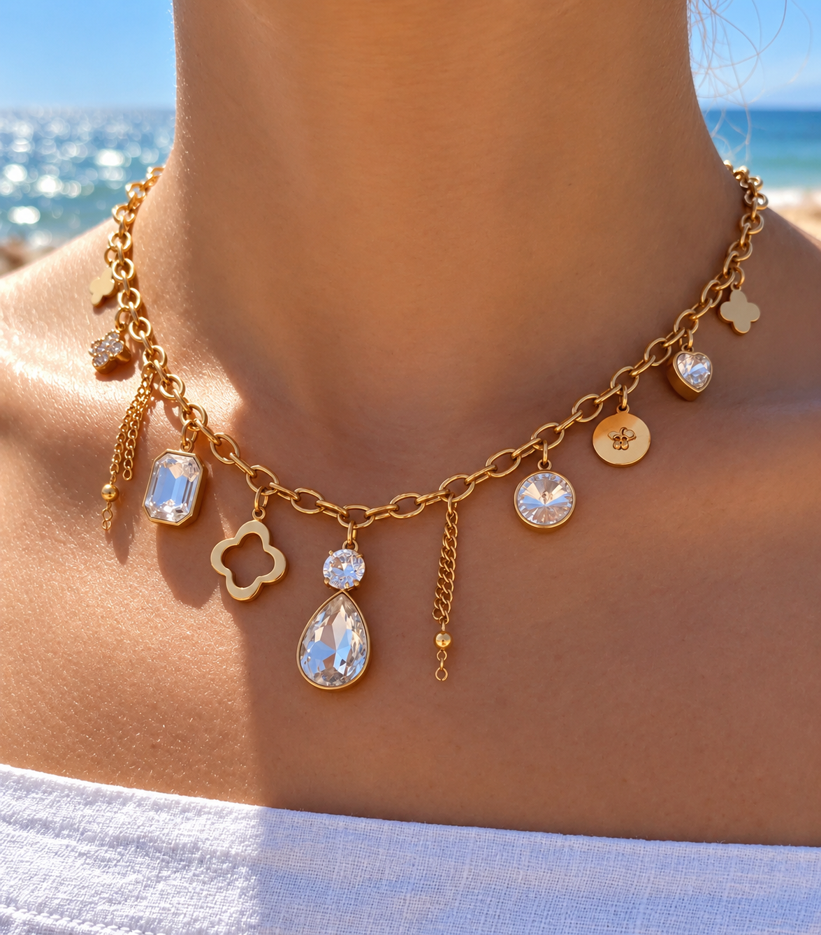Collier ava