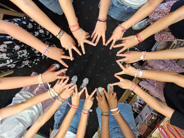 Kinderfeestje armbandjes maken