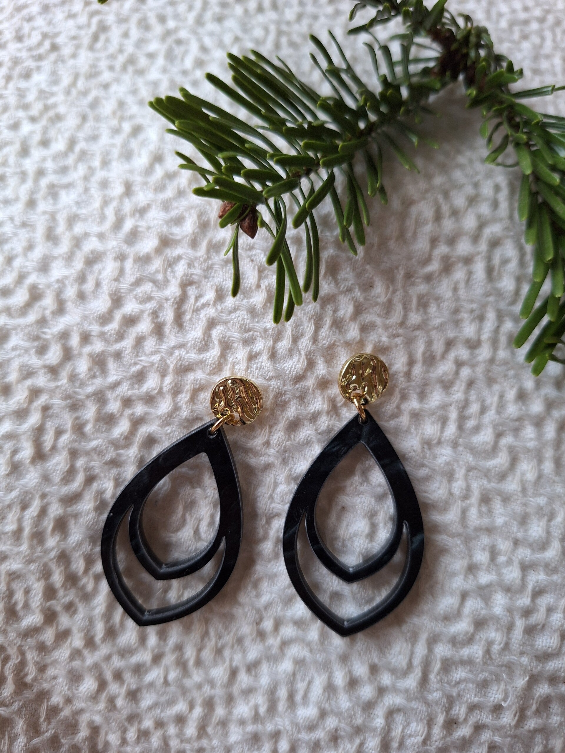 Oorbel Sifra parelmoer zwart