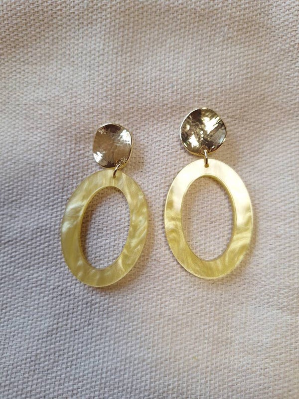 Oorbel Mara Lichtgeel