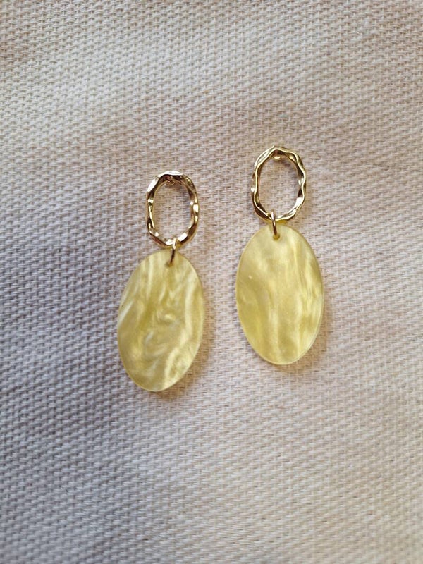 Oorbel Febe Lichtgeel