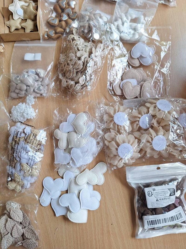Partij benodigdheden om haaraccessoires te maken
