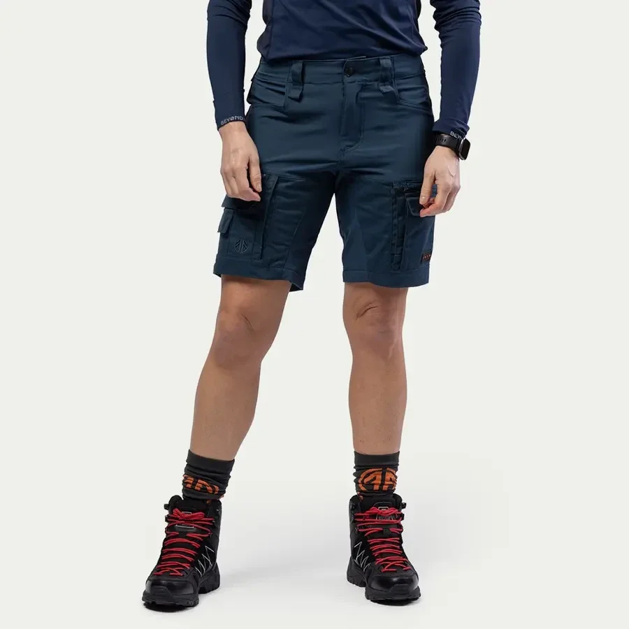 BN010 Outdoor dames short "Midnight navy"