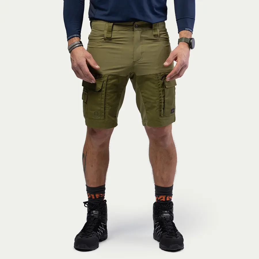 BN010 Outdoor heren short "Moss Green"