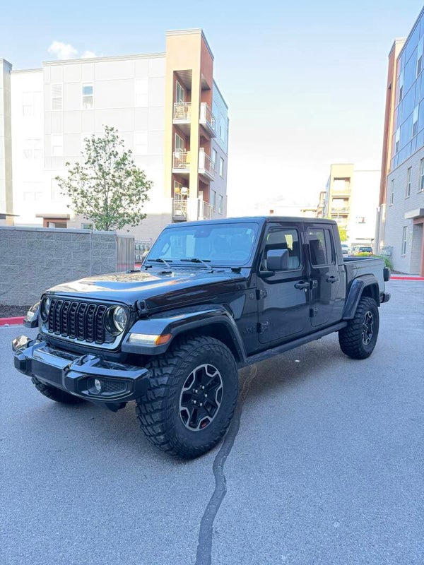 2024 Jeep Gladiator Sport