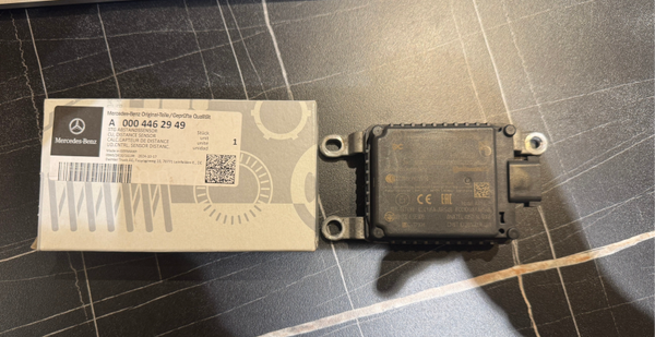 Mercedes Radarsensor / Abstandssensor A0004462949 A0004461949 A00