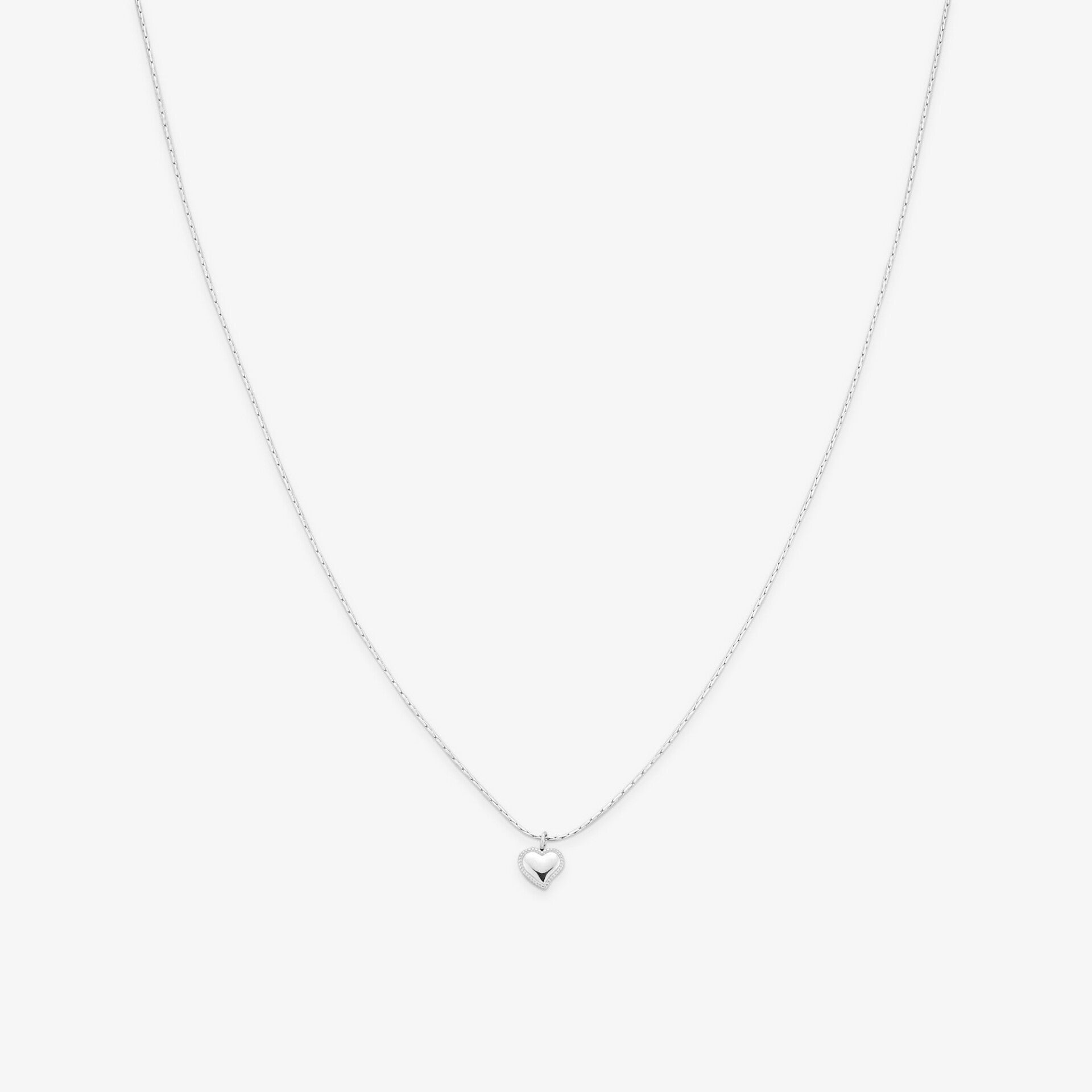 Zilverkleurige ketting met hartje 6167