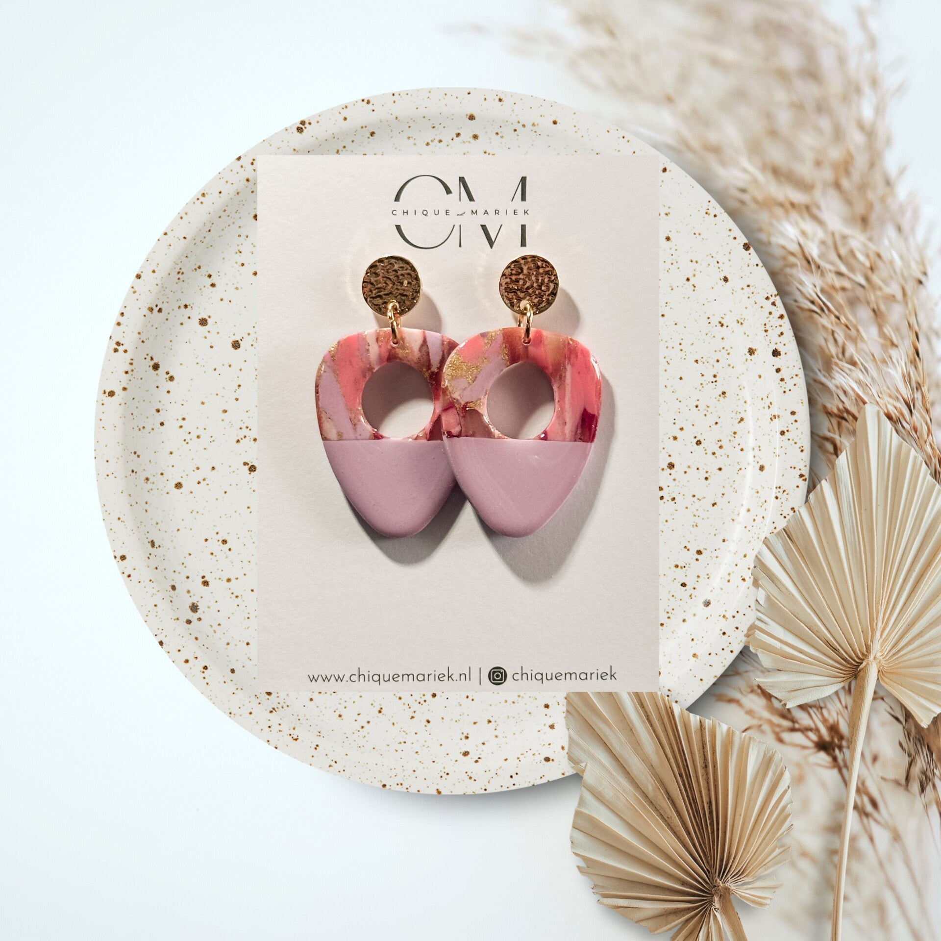 Chique Flourish collection