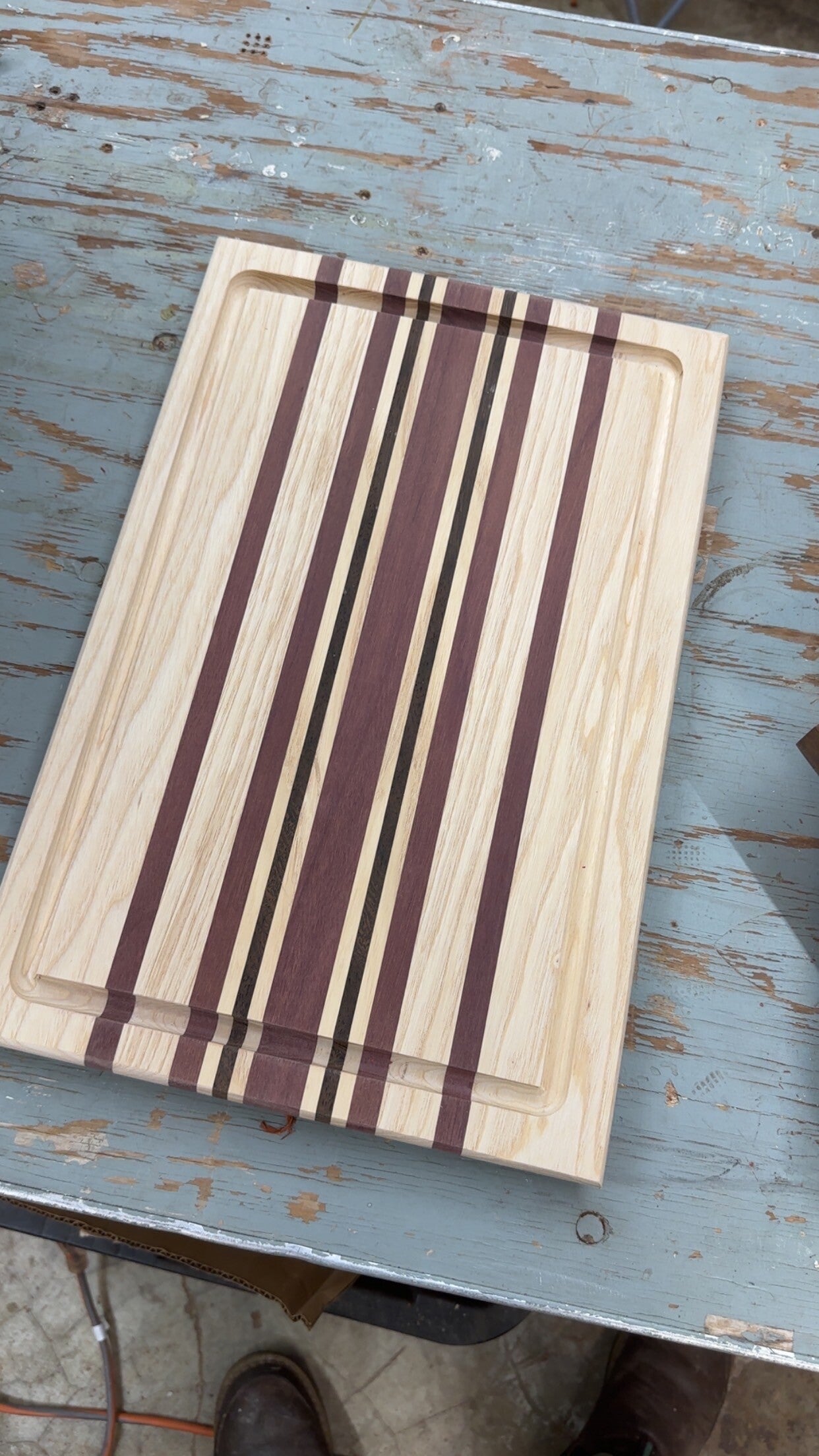 Laminated Edge Grain Cutting Boards