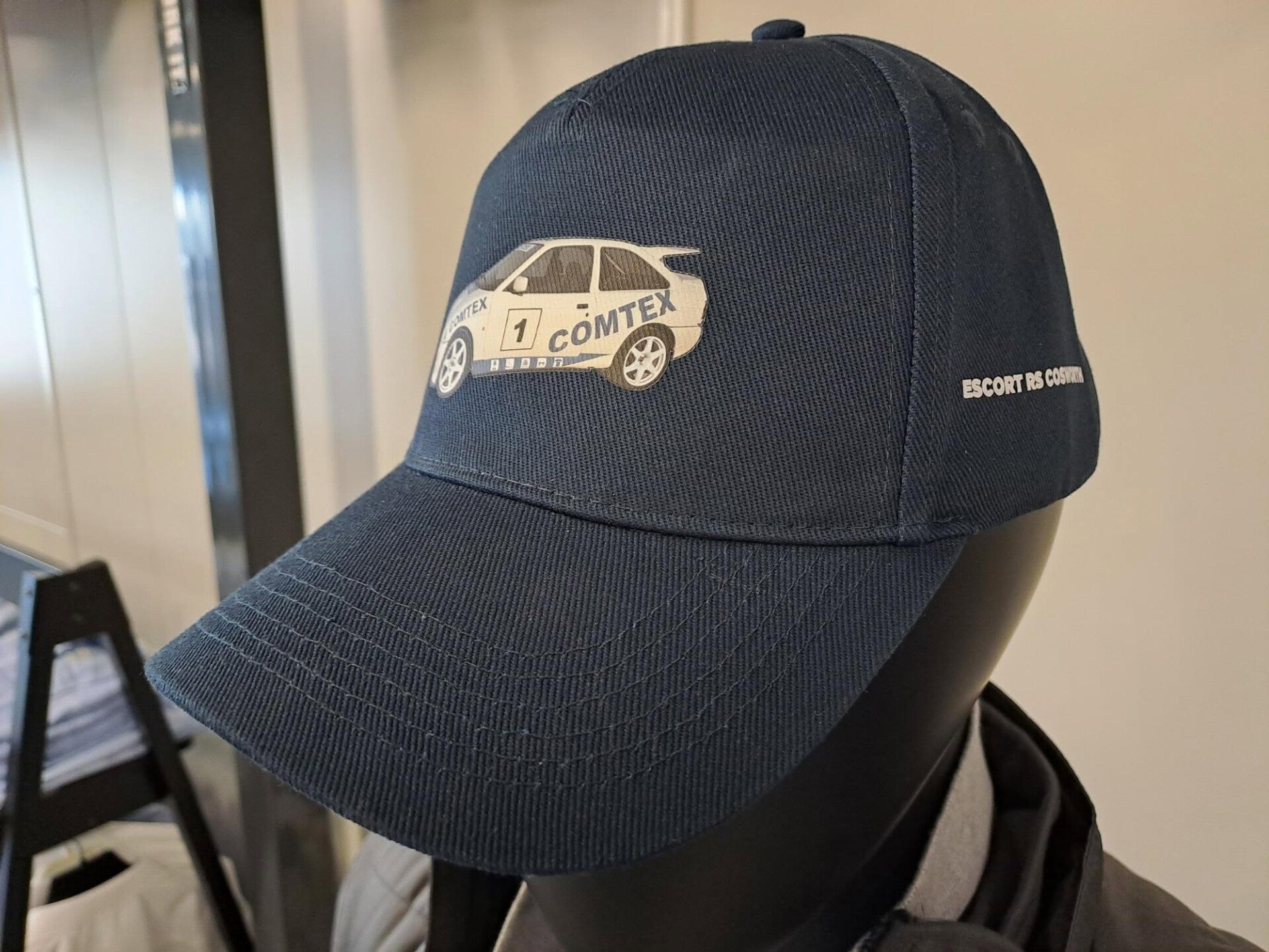 Comtex rallypet tijdens een race simulator actie in Roeselare