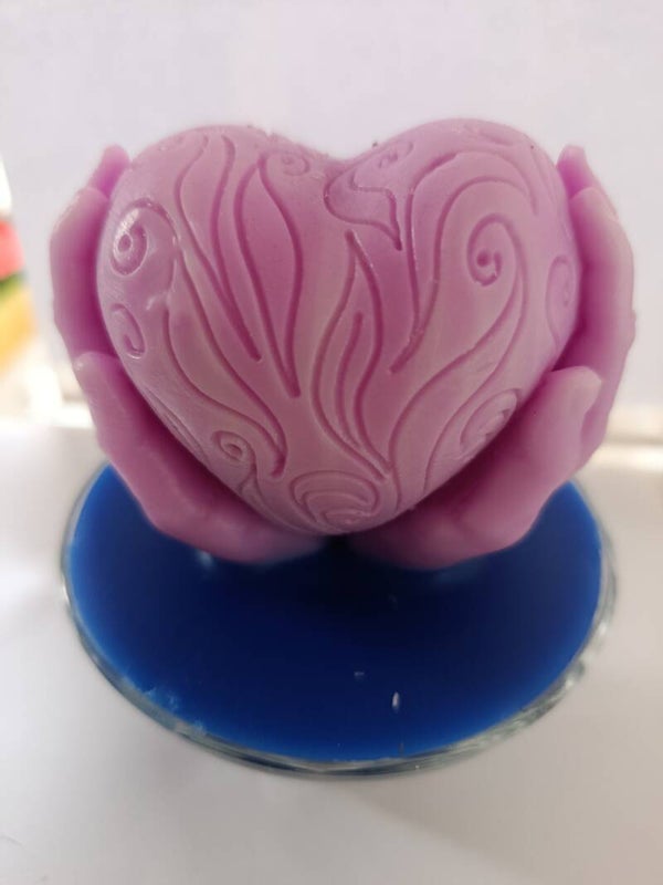 Coeur mauve fond bleu