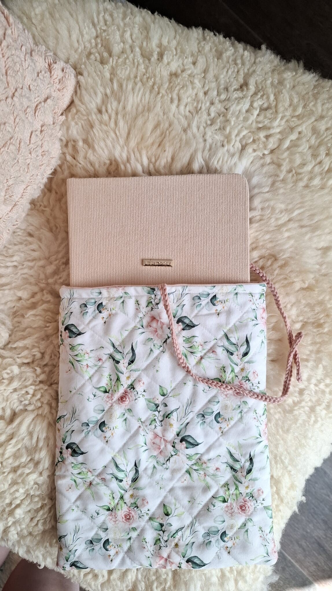 Natuurlijke decoratie, smudgesticks, kruiden, macrame, creaties, decor, sfeer, ambiance, handgemaakt, handmade, handgemaakte decoratie, macrame wandkleden, edelsteenhangers, edelstenen, wanddecoratie
