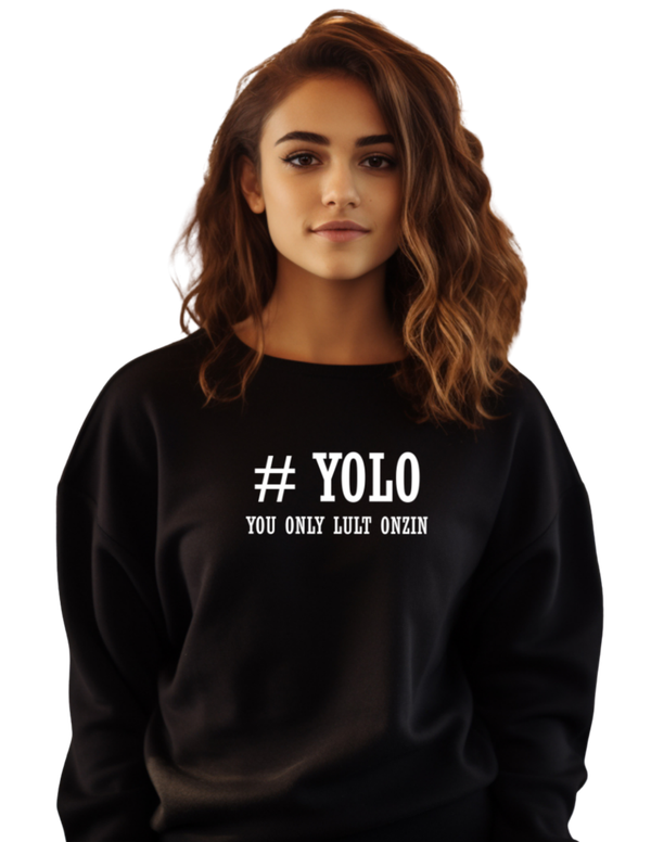 Zwarte sweater met leuke quote YOLO