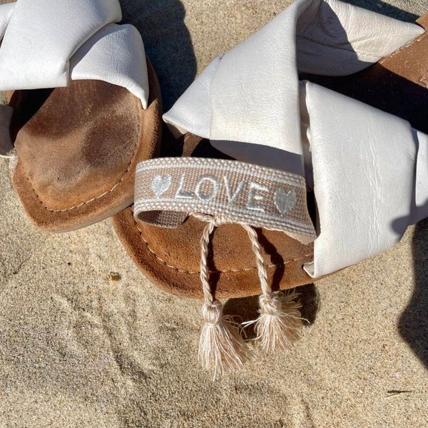 Love armband beige