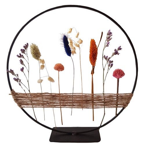 Ring droogbloemen staand