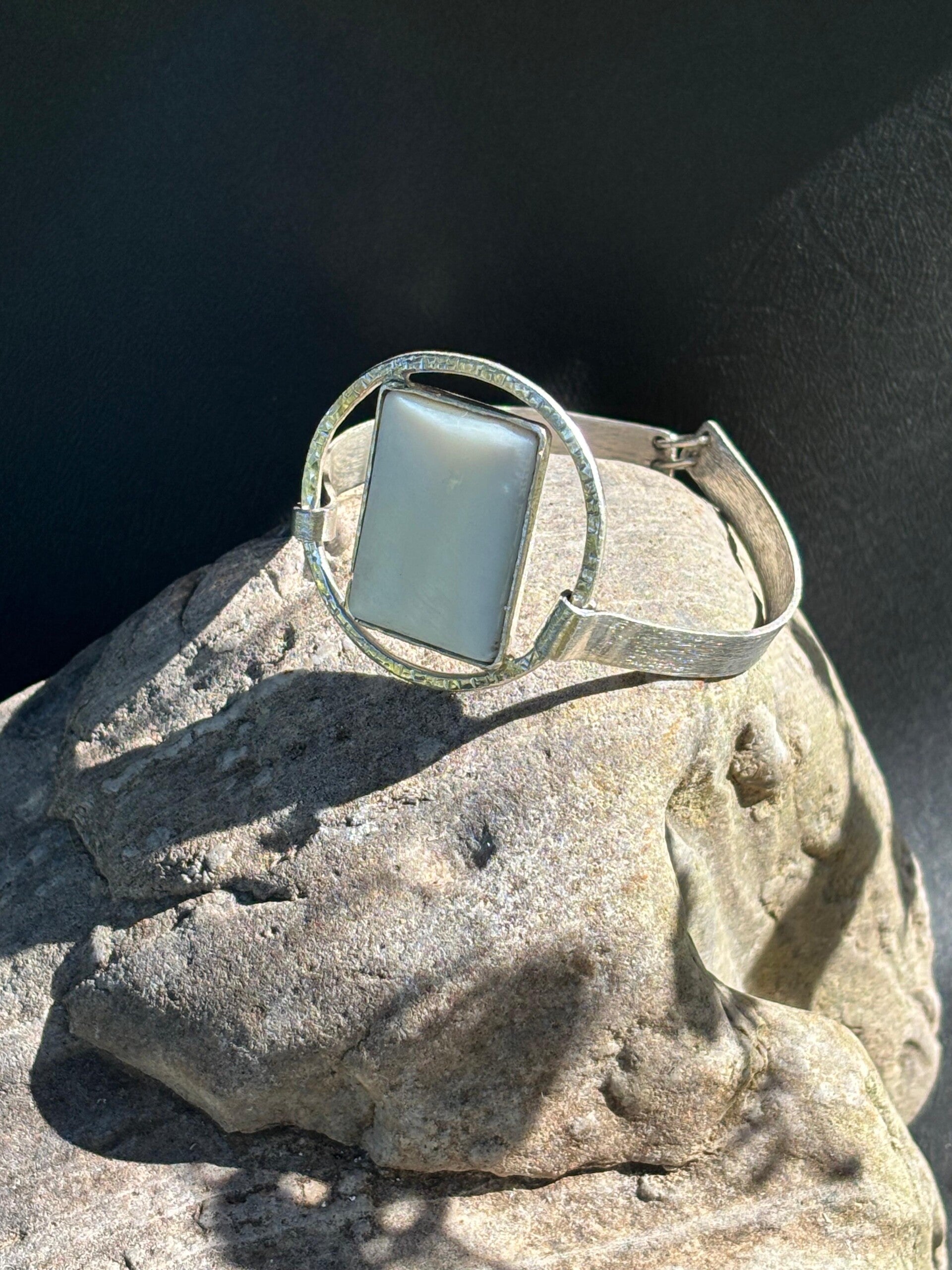 Bracciale semi rigido