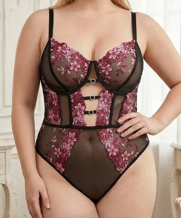 Sexy Damen Body im französischen Stil, aus besticktem Netzstoff in Schwarz Pink in 5XL
