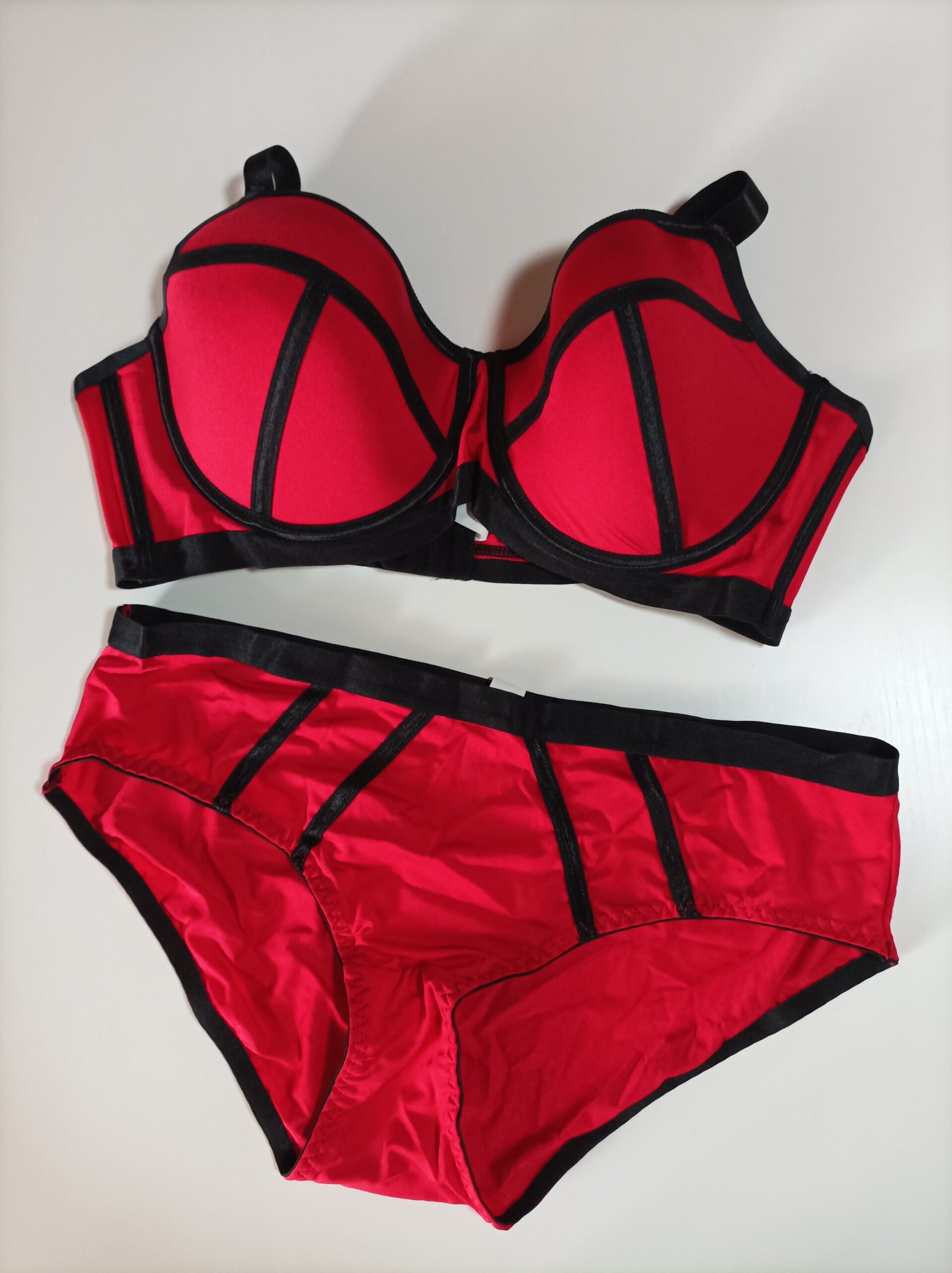 Damen Wäsche Set in Rot und Schwarz 2XL