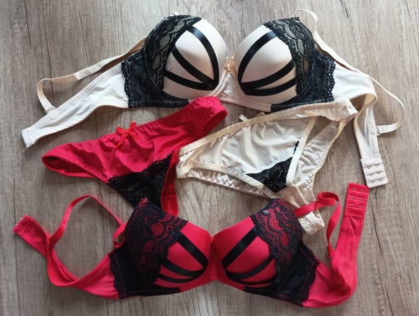 Doppelpack Elegantes Spitzen-Lingerie-Set mit Strappy-Details Größe M in Rot und Creme