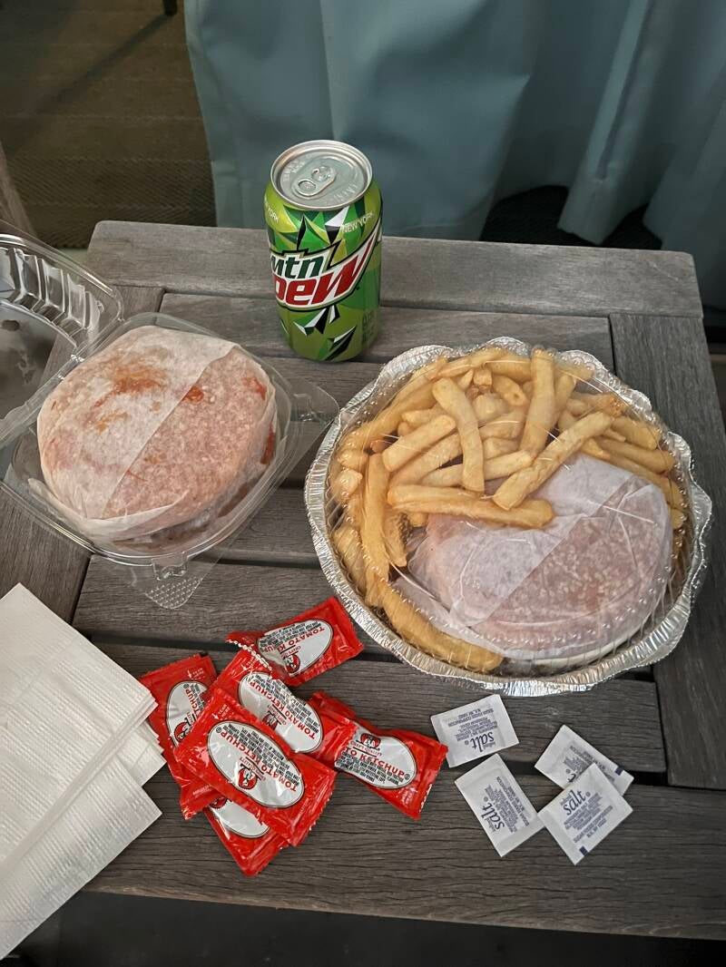 Ons eerste en laatste avondmaal in NYC. De beste burgers uit de Grocery Store