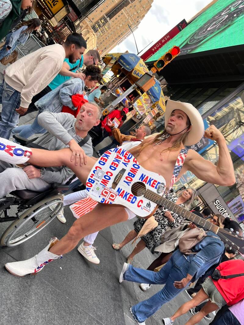 Tim met The Naked Cowboy