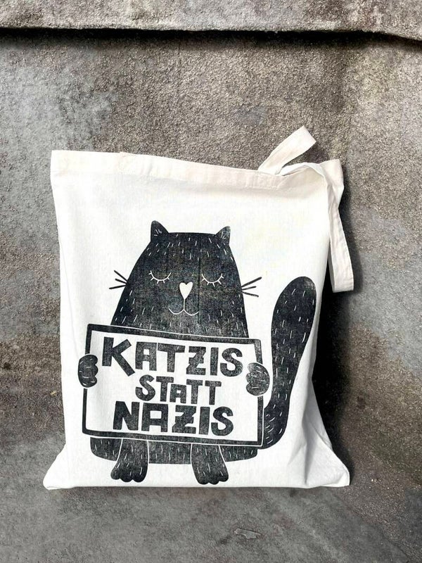 Katzis statt Nazis – Original Linoldruck auf Jutebeutel