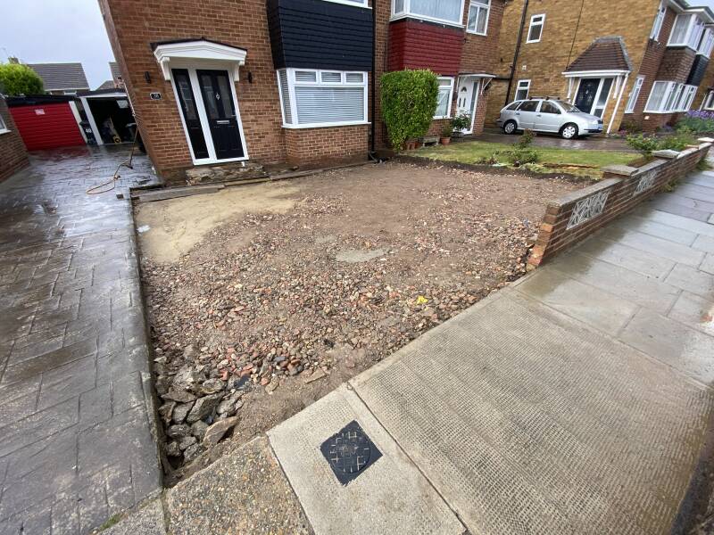Gravesend pattern concrete driveway 