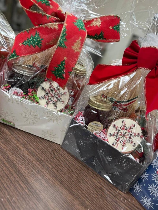 4 Piece Christmas Basket