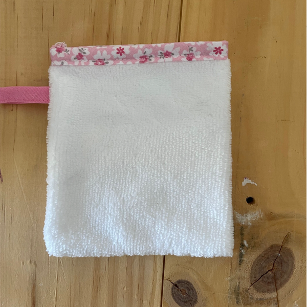 gant de toilette d'apprentissage fleuri rose