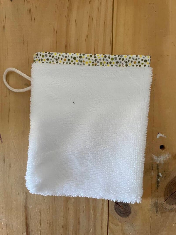 gant de toilette d'apprentissage à pois jaune