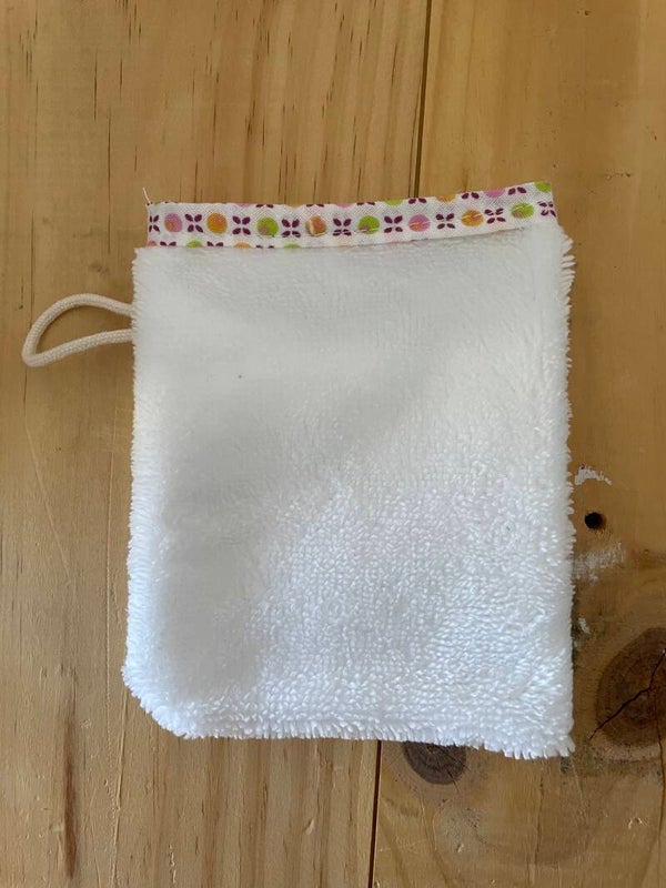 gant de toilette d'apprentissage à pois coloré