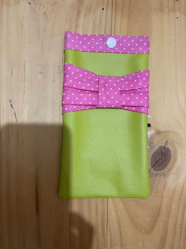 Etui à lunettes vert et rose