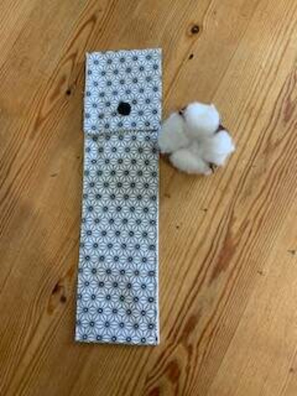 Pochette à brosse à dents à forme géométrique grise