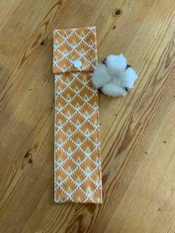 Pochette à brosse à dents à forme géométrique moutarde